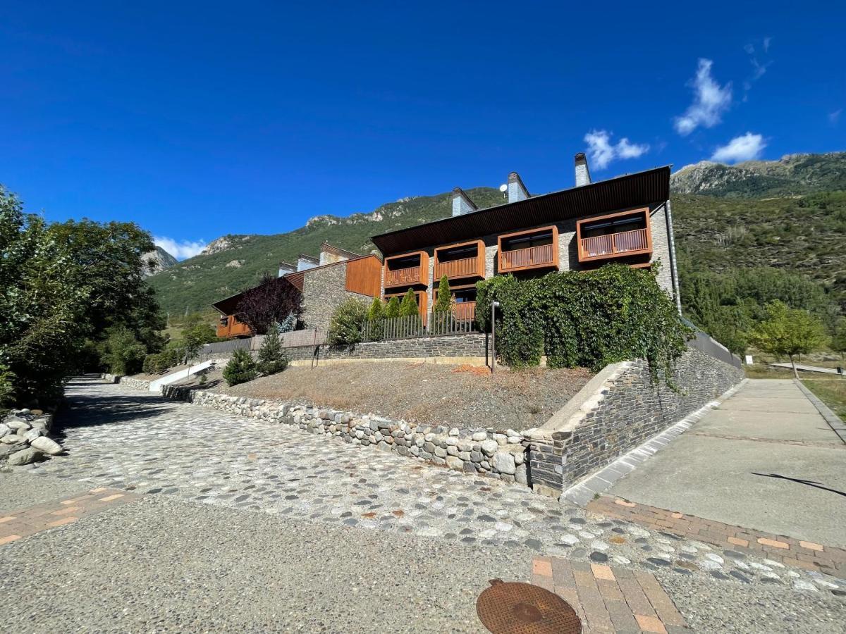 B49 - Bajo Con Jardin Peguera - Villmor Daire Benasque Dış mekan fotoğraf