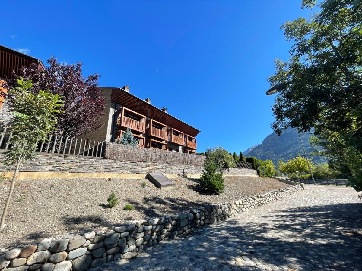 B49 - Bajo Con Jardin Peguera - Villmor Daire Benasque Dış mekan fotoğraf