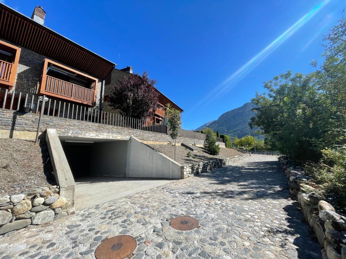 B49 - Bajo Con Jardin Peguera - Villmor Daire Benasque Dış mekan fotoğraf